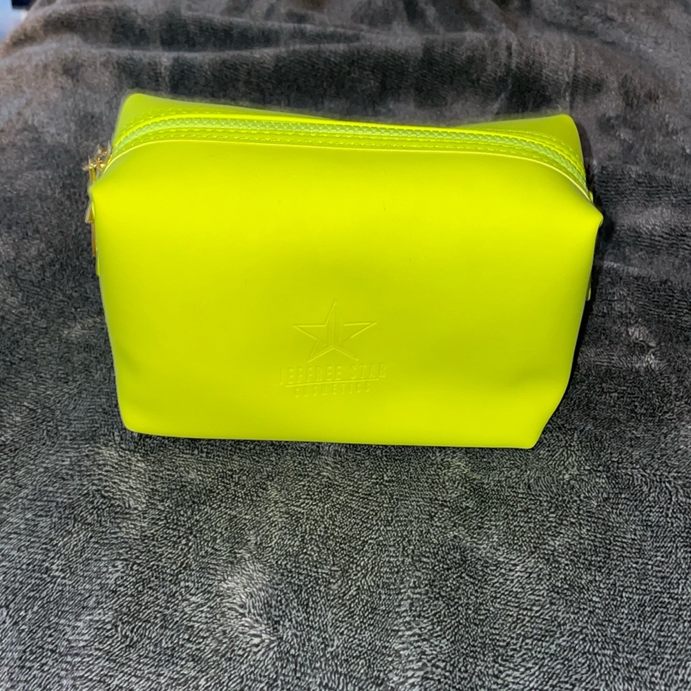 JS make up bag